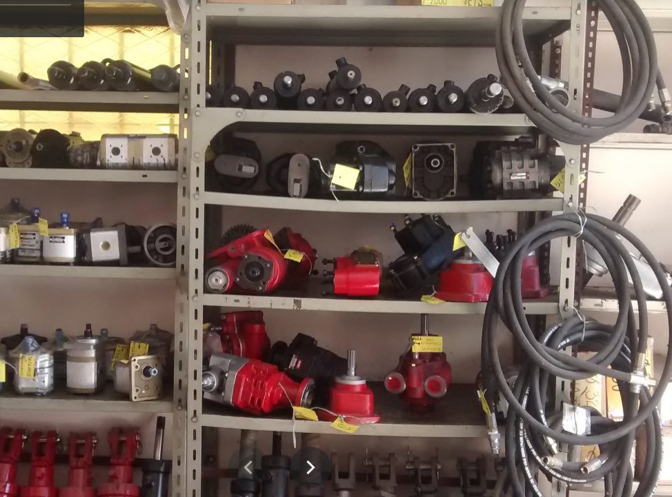 Tomas de fuerza y componentes hidráulicos